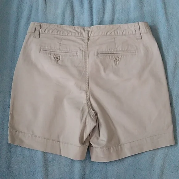 Style & Co Silver Gray Ladies Shorts - Picture 2 of 5